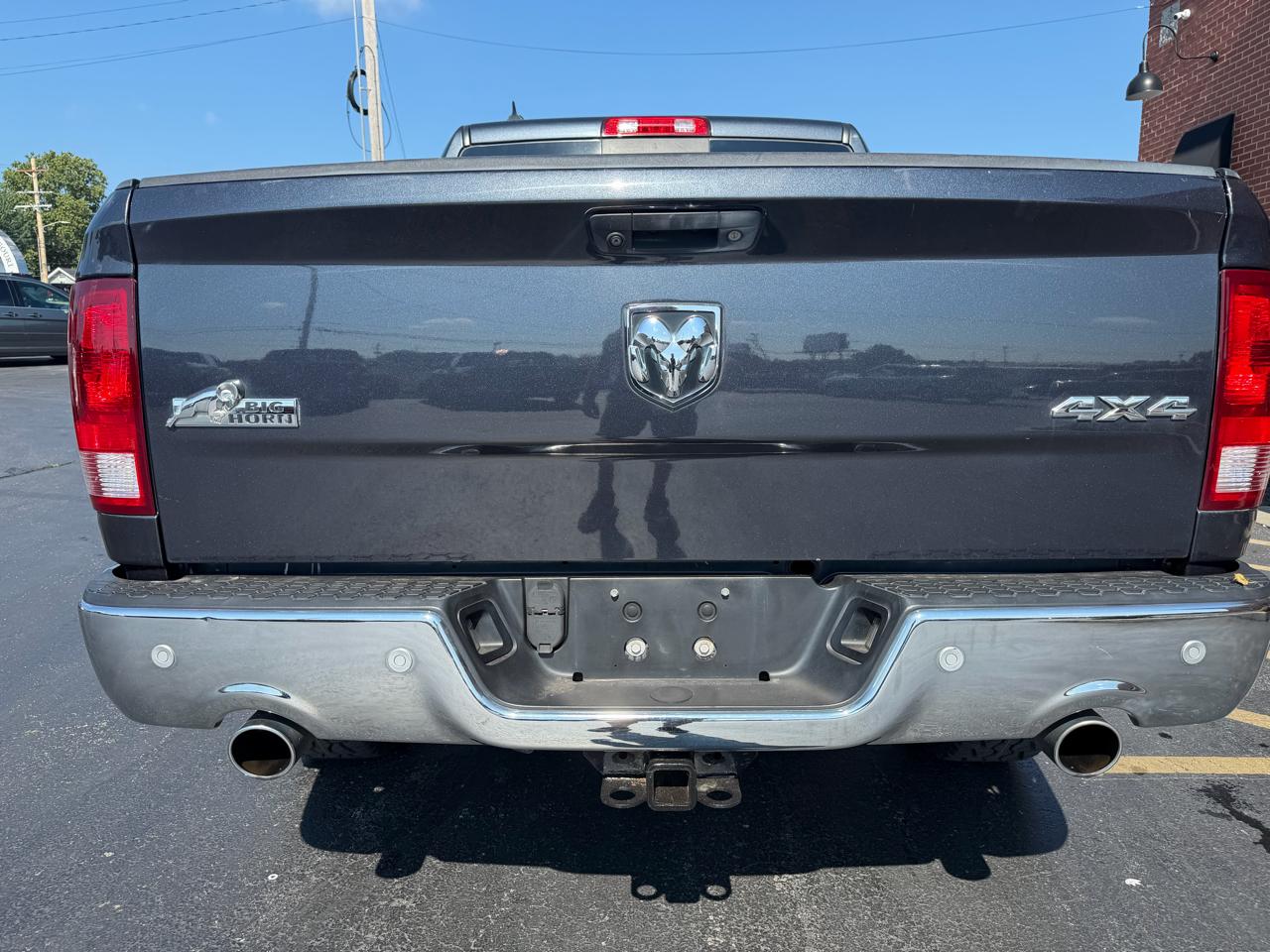 RAM 1500 Big Horn 4x4 Crew Cab 5'7" Box 2017