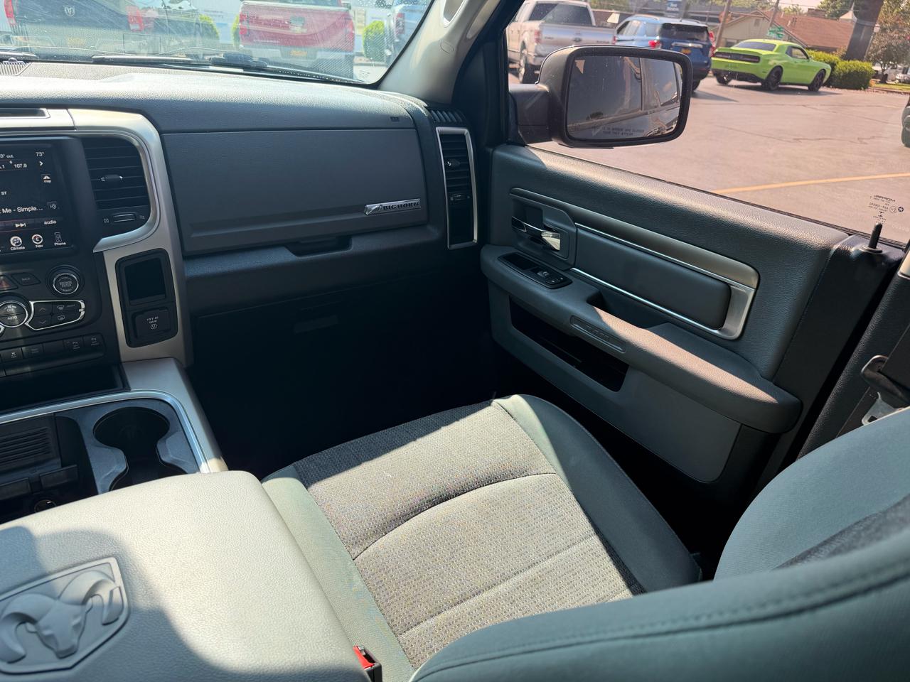 RAM 1500 Big Horn 4x4 Crew Cab 5'7" Box 2017