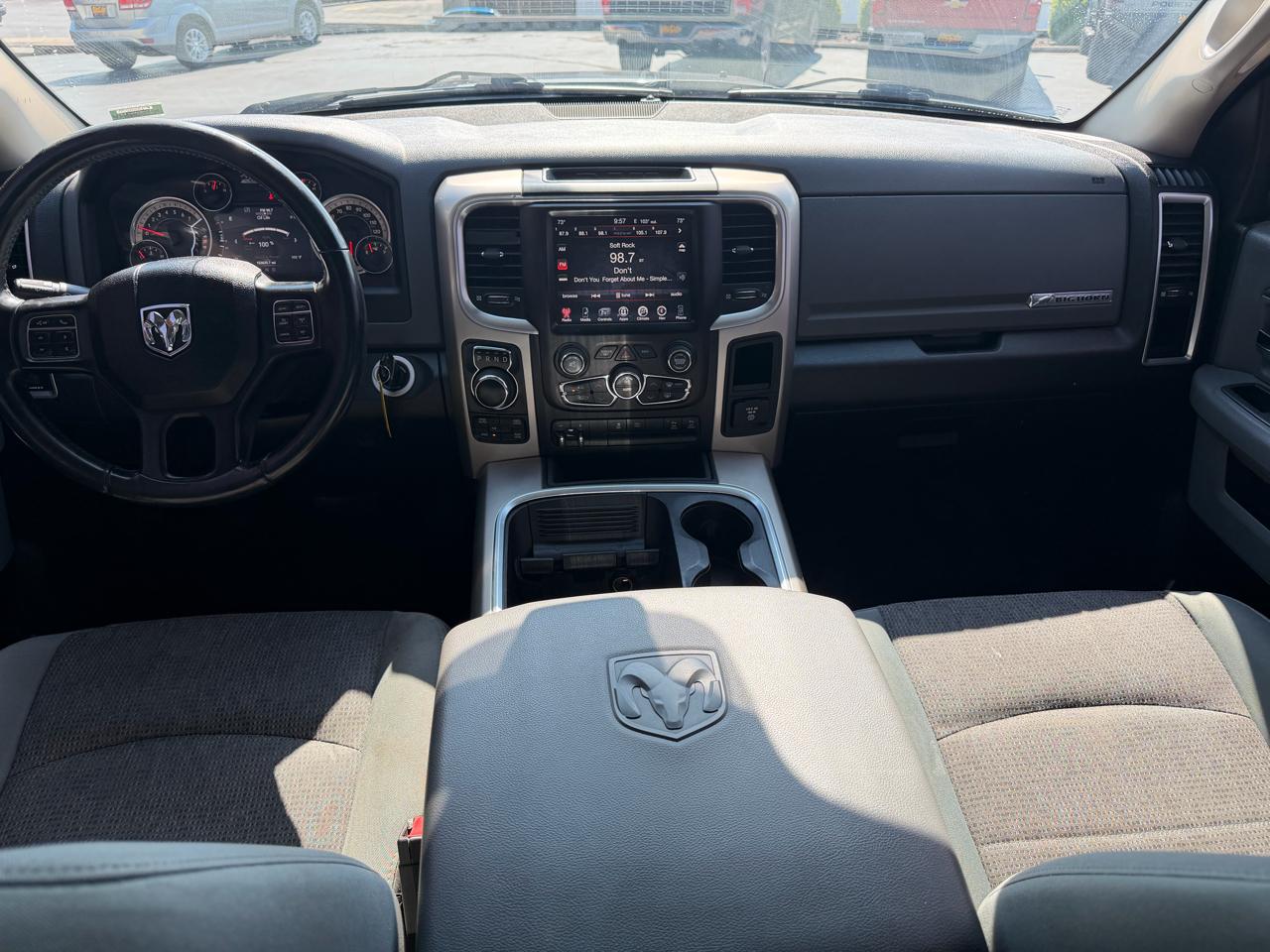 RAM 1500 Big Horn 4x4 Crew Cab 5'7" Box 2017
