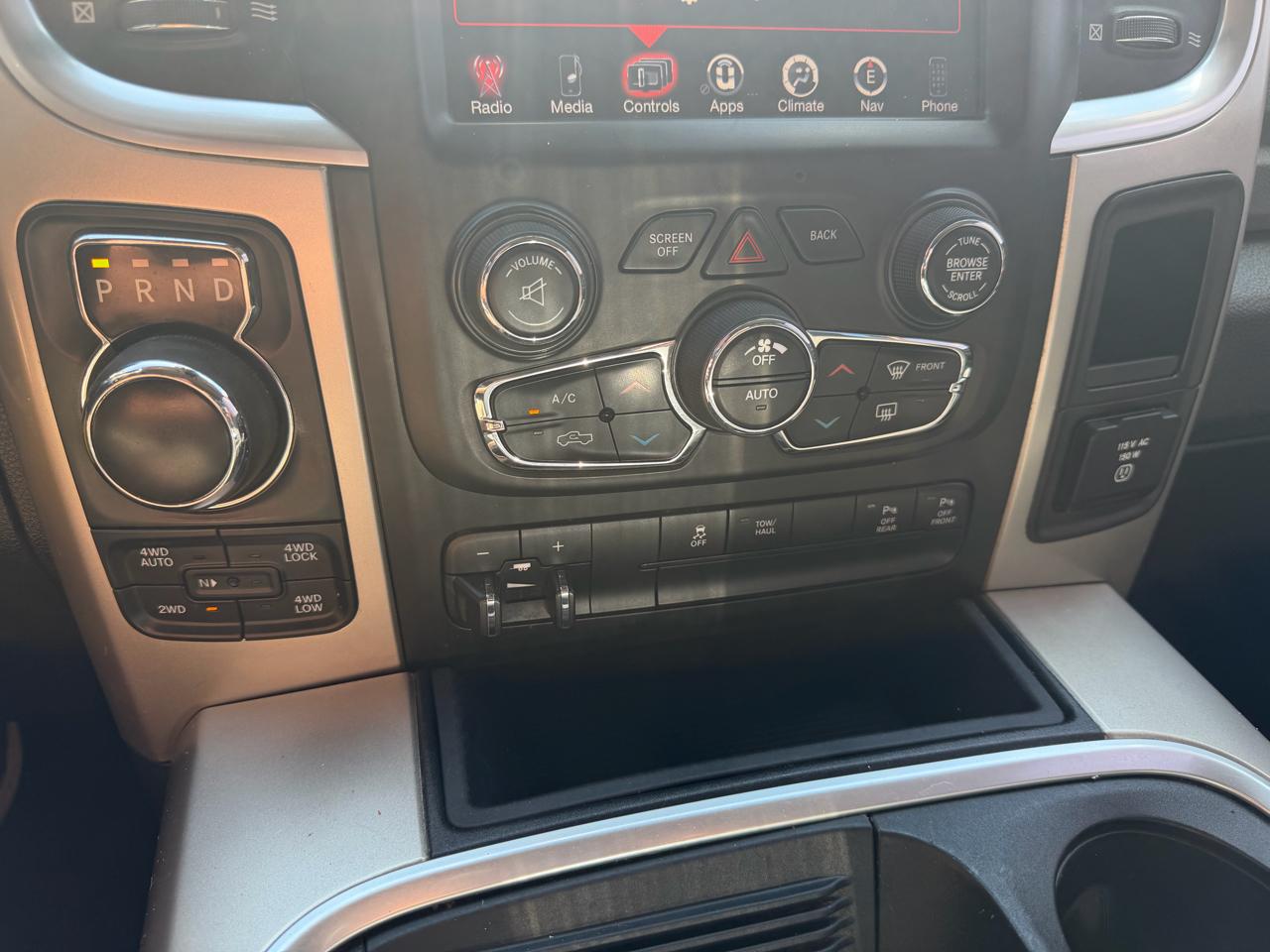RAM 1500 Big Horn 4x4 Crew Cab 5'7" Box 2017