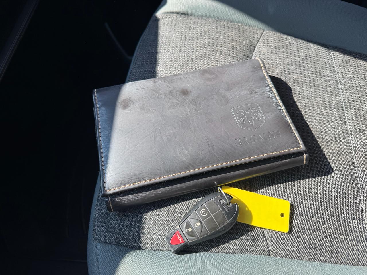 RAM 1500 Big Horn 4x4 Crew Cab 5'7" Box 2017