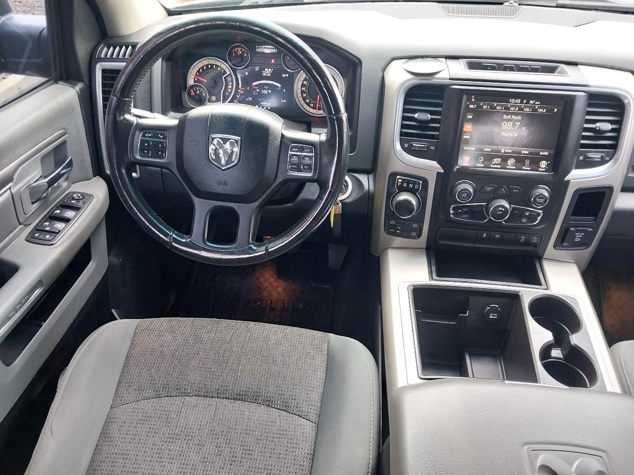RAM 1500 4WD Crew Cab 140.5" Big Horn 2014
