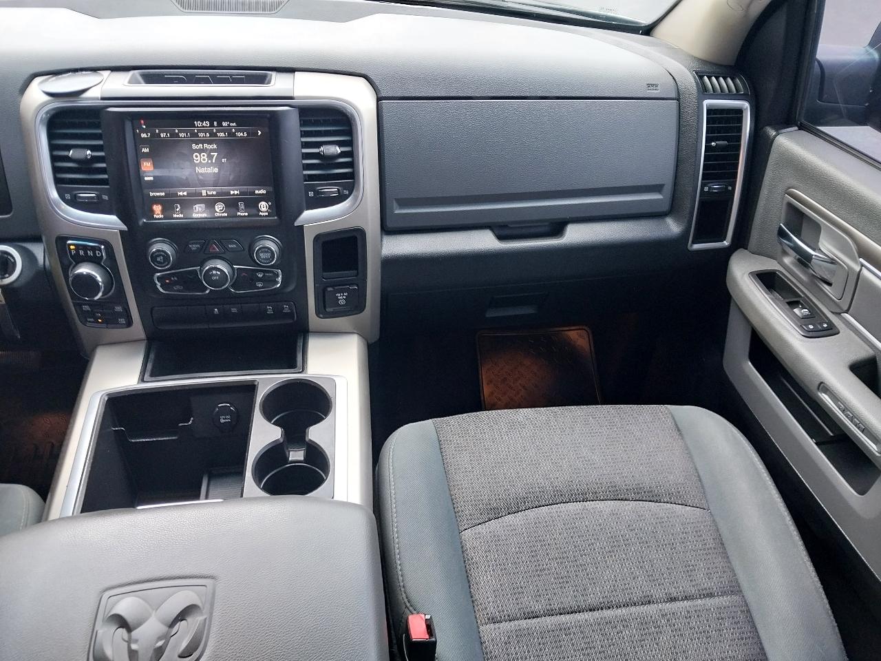 RAM 1500 4WD Crew Cab 140.5" Big Horn 2014