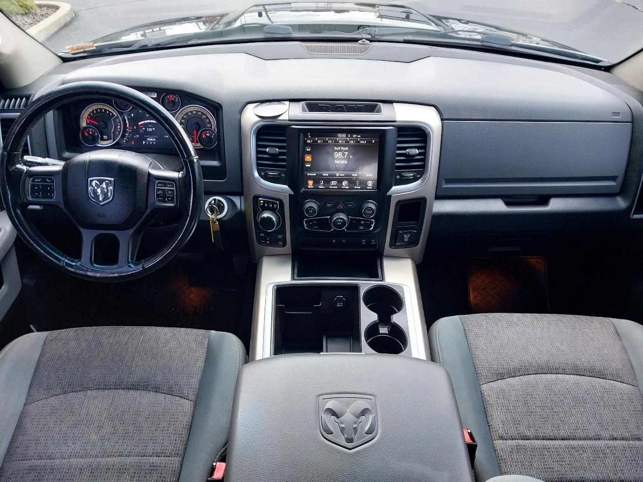 RAM 1500 4WD Crew Cab 140.5" Big Horn 2014