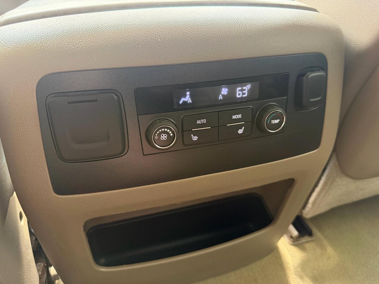 GMC Yukon 4WD 4dr SLT 2015