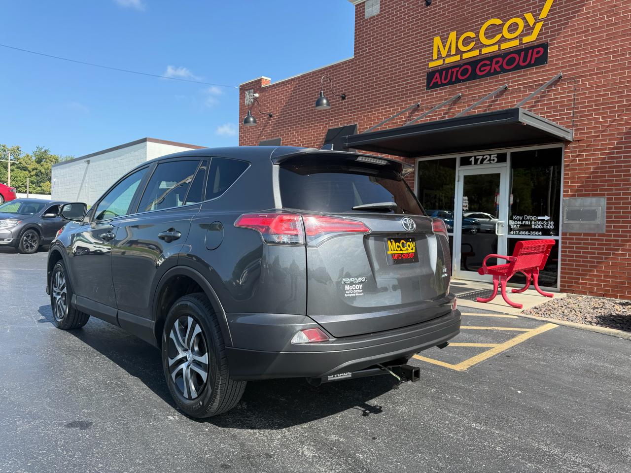 Toyota RAV4 LE AWD (Natl) 2018