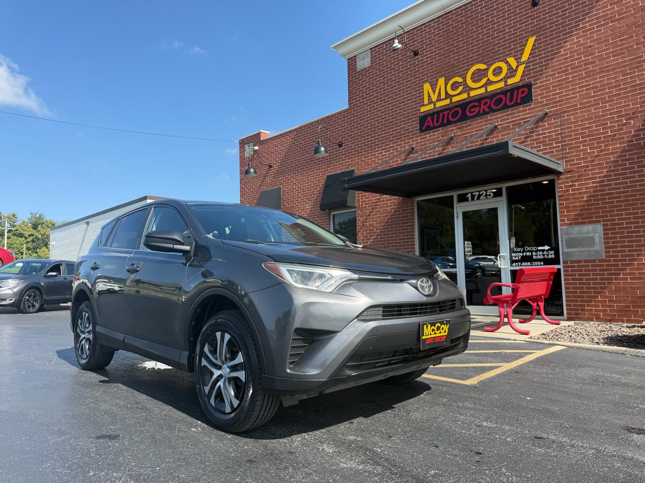 Toyota RAV4 LE AWD (Natl) 2018