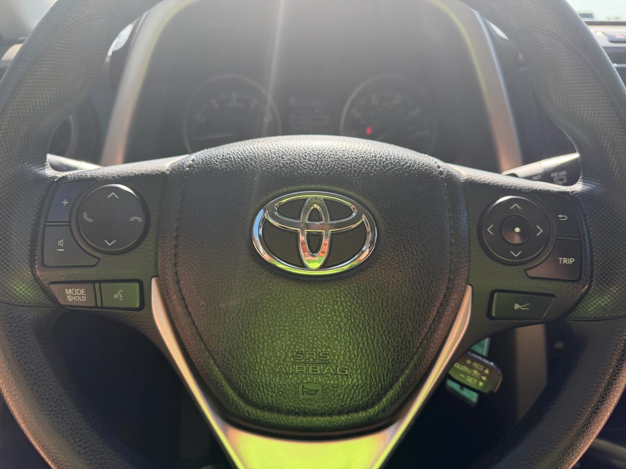 Toyota RAV4 LE AWD (Natl) 2018