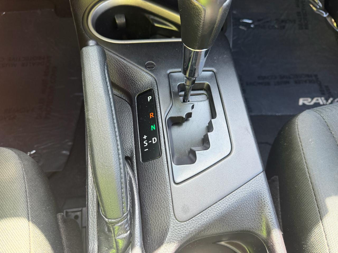 Toyota RAV4 LE AWD (Natl) 2018