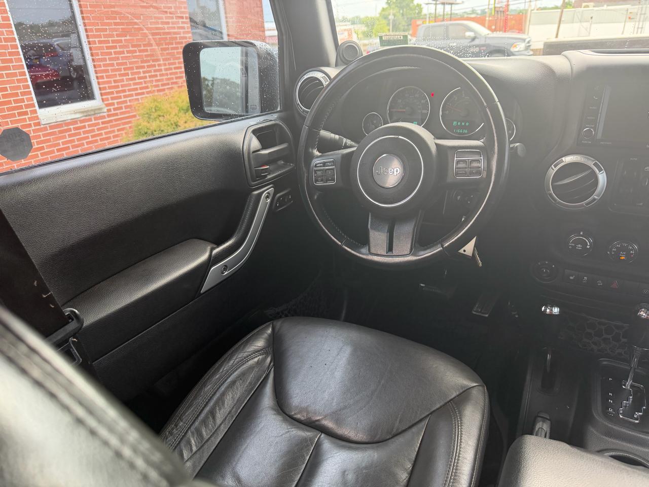 Jeep Wrangler Unlimited 4WD 4dr Sahara 2014