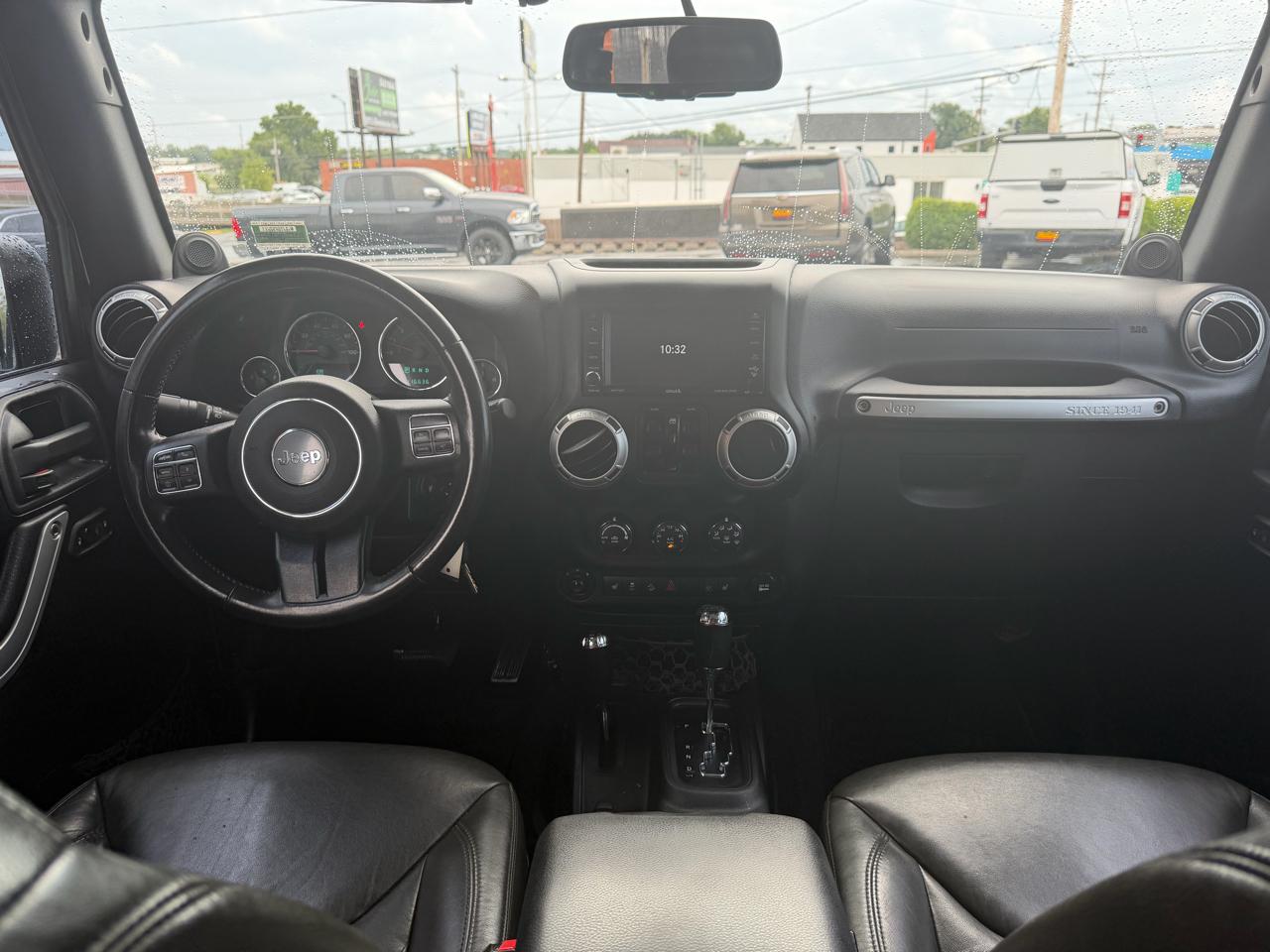 Jeep Wrangler Unlimited 4WD 4dr Sahara 2014