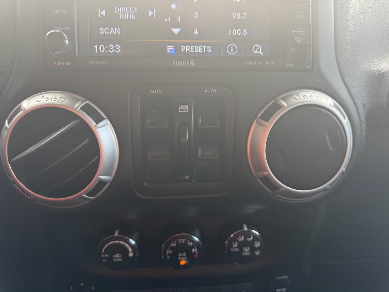 Jeep Wrangler Unlimited 4WD 4dr Sahara 2014