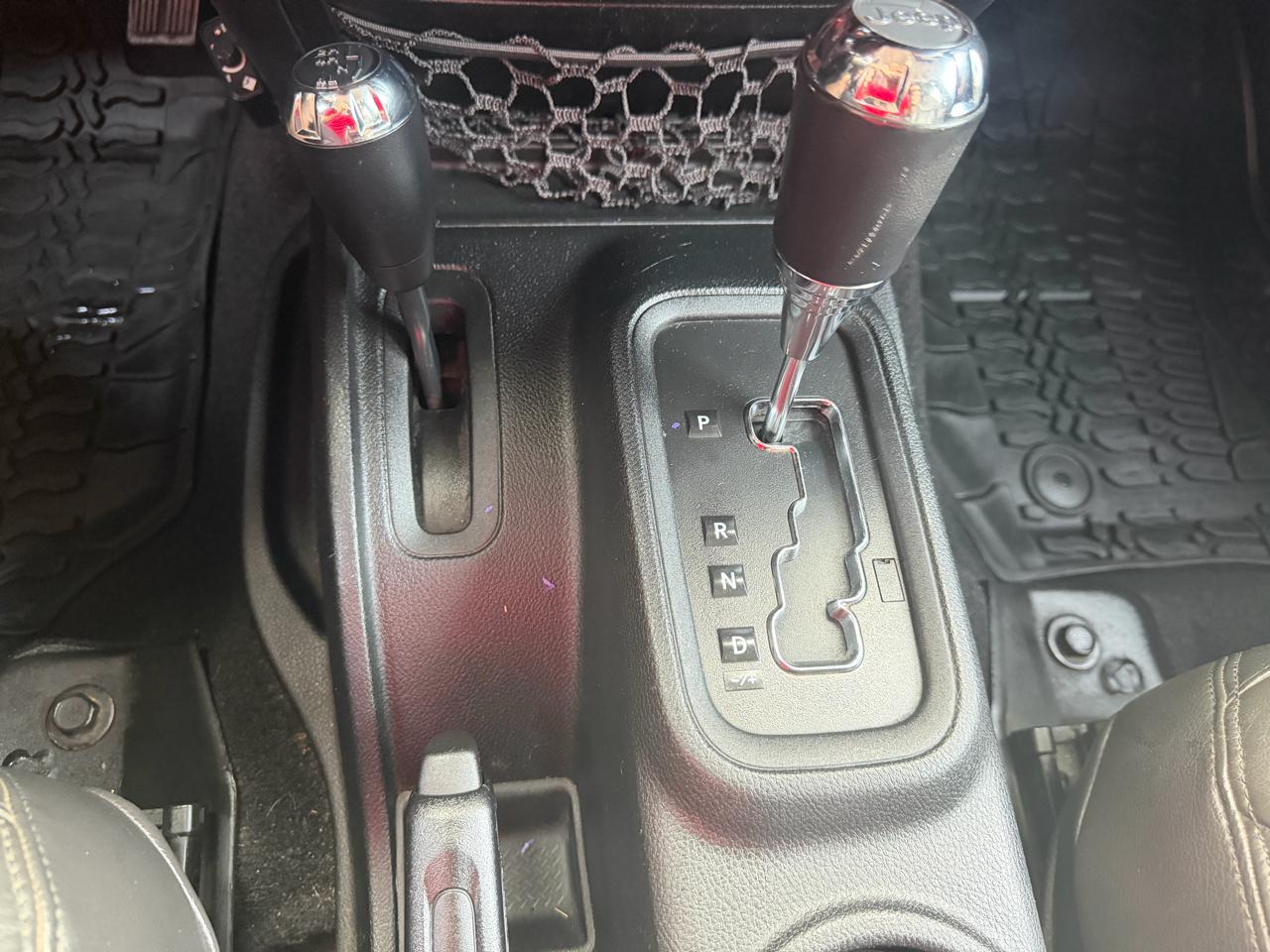 Jeep Wrangler Unlimited 4WD 4dr Sahara 2014