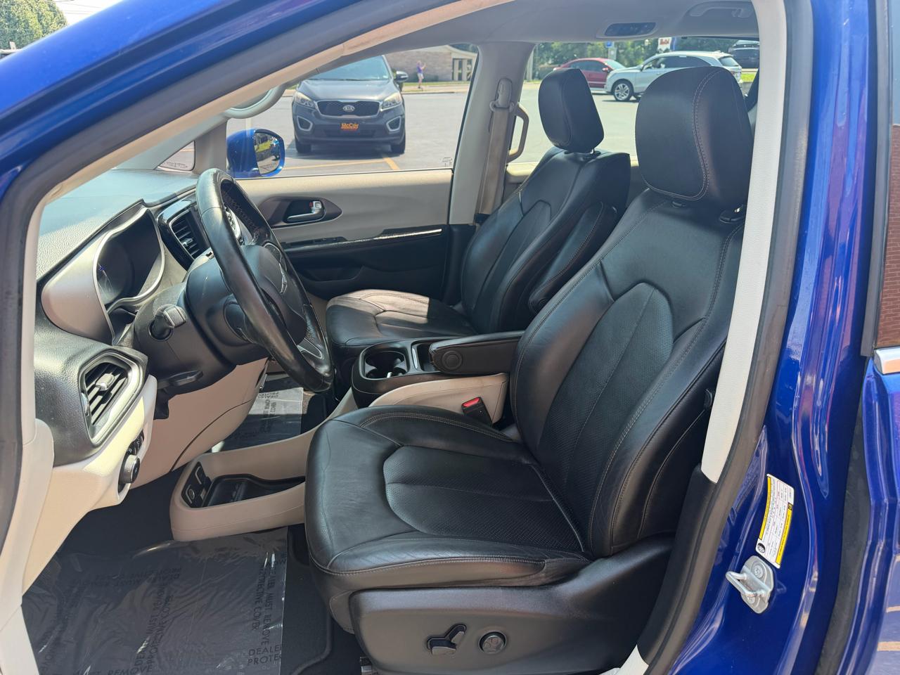 2020 Chrysler Pacifica Touring L - Photo 8