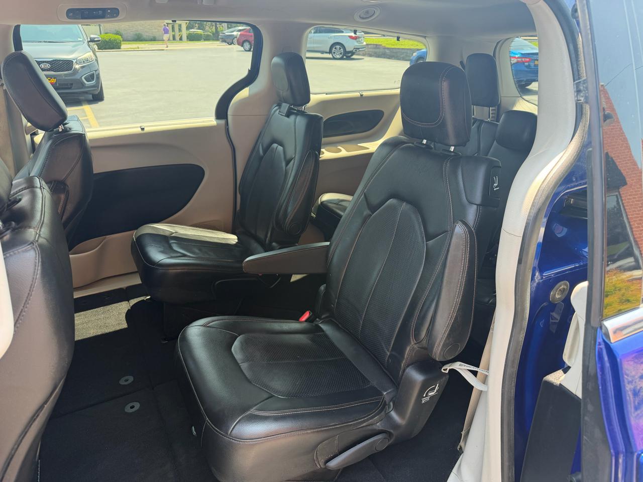 2020 Chrysler Pacifica Touring L - Photo 9