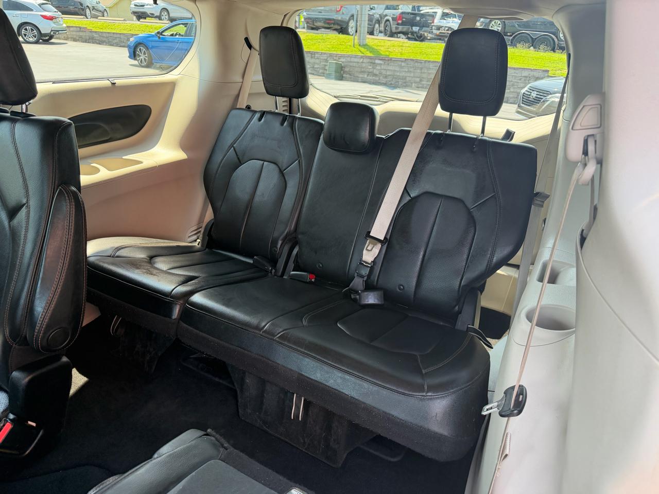 2020 Chrysler Pacifica Touring L - Photo 11