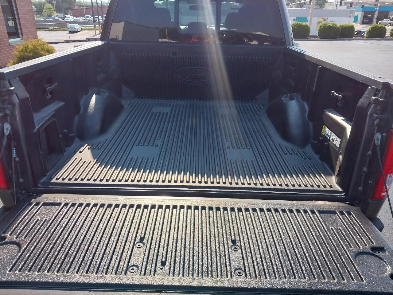 Ford F-150 4WD SuperCrew 145" XLT 2015
