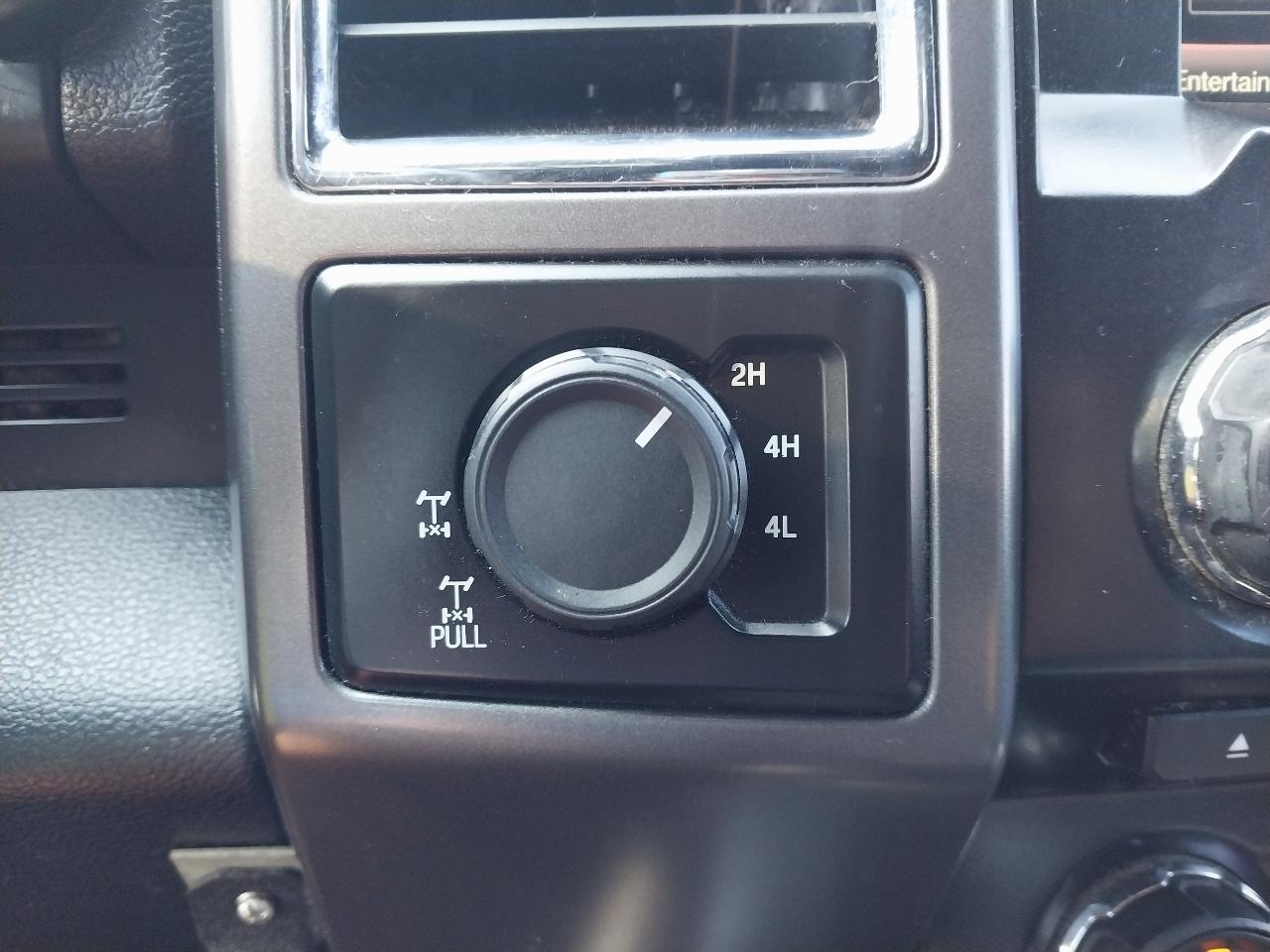 Ford F-150 4WD SuperCrew 145" XLT 2015