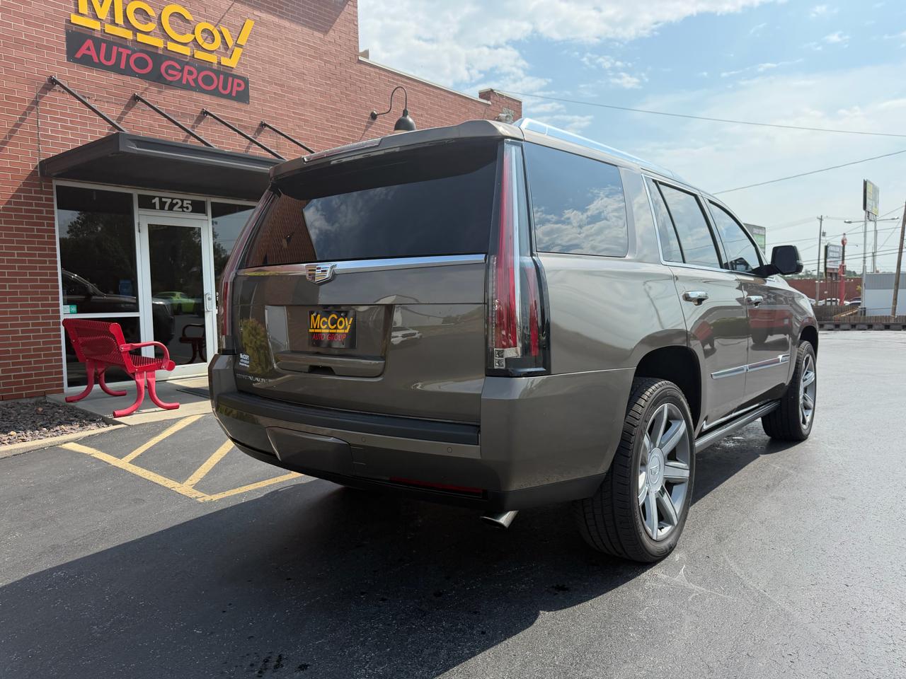 Cadillac Escalade 4WD 4dr Premium Collection 2016