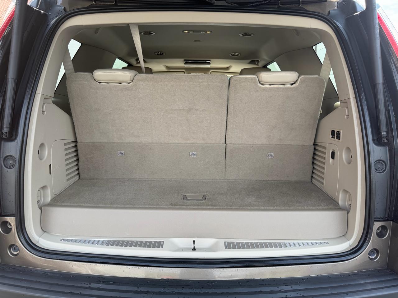 Cadillac Escalade 4WD 4dr Premium Collection 2016