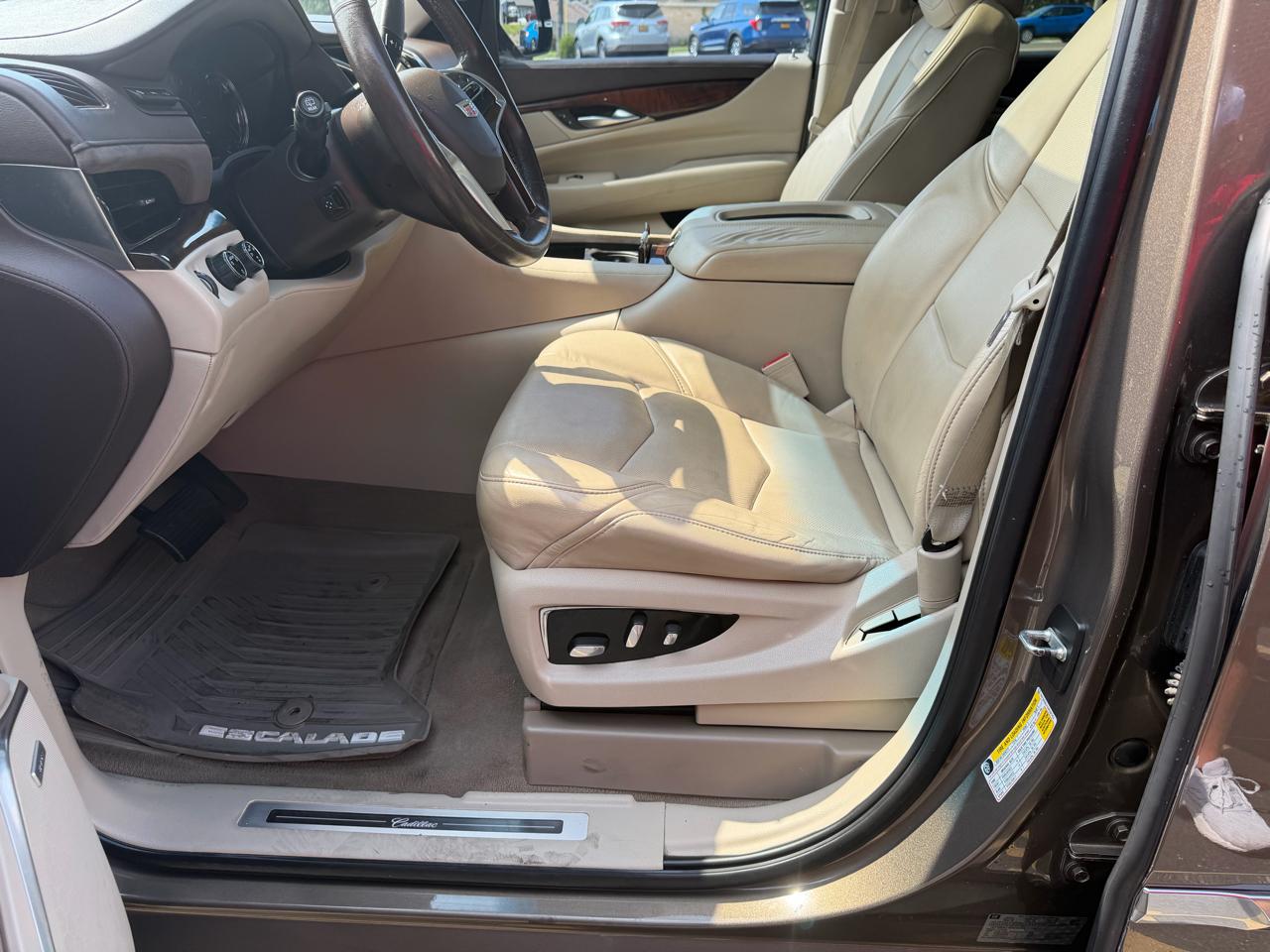 Cadillac Escalade 4WD 4dr Premium Collection 2016
