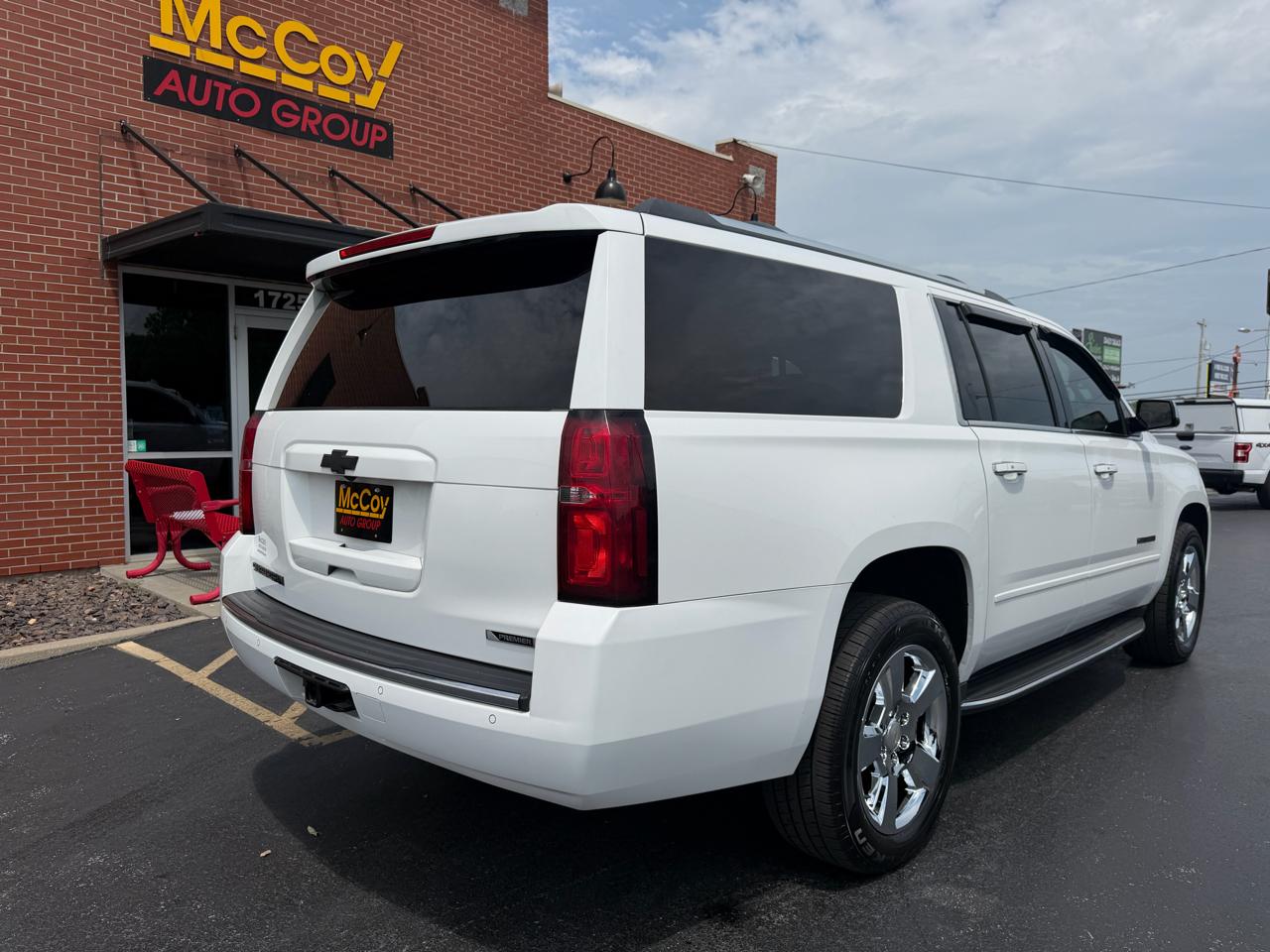 Chevrolet Suburban 4WD 4dr 1500 Premier 2017