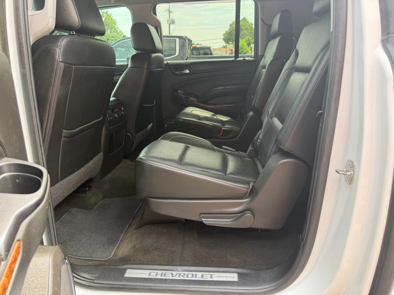Chevrolet Suburban 4WD 4dr 1500 Premier 2017