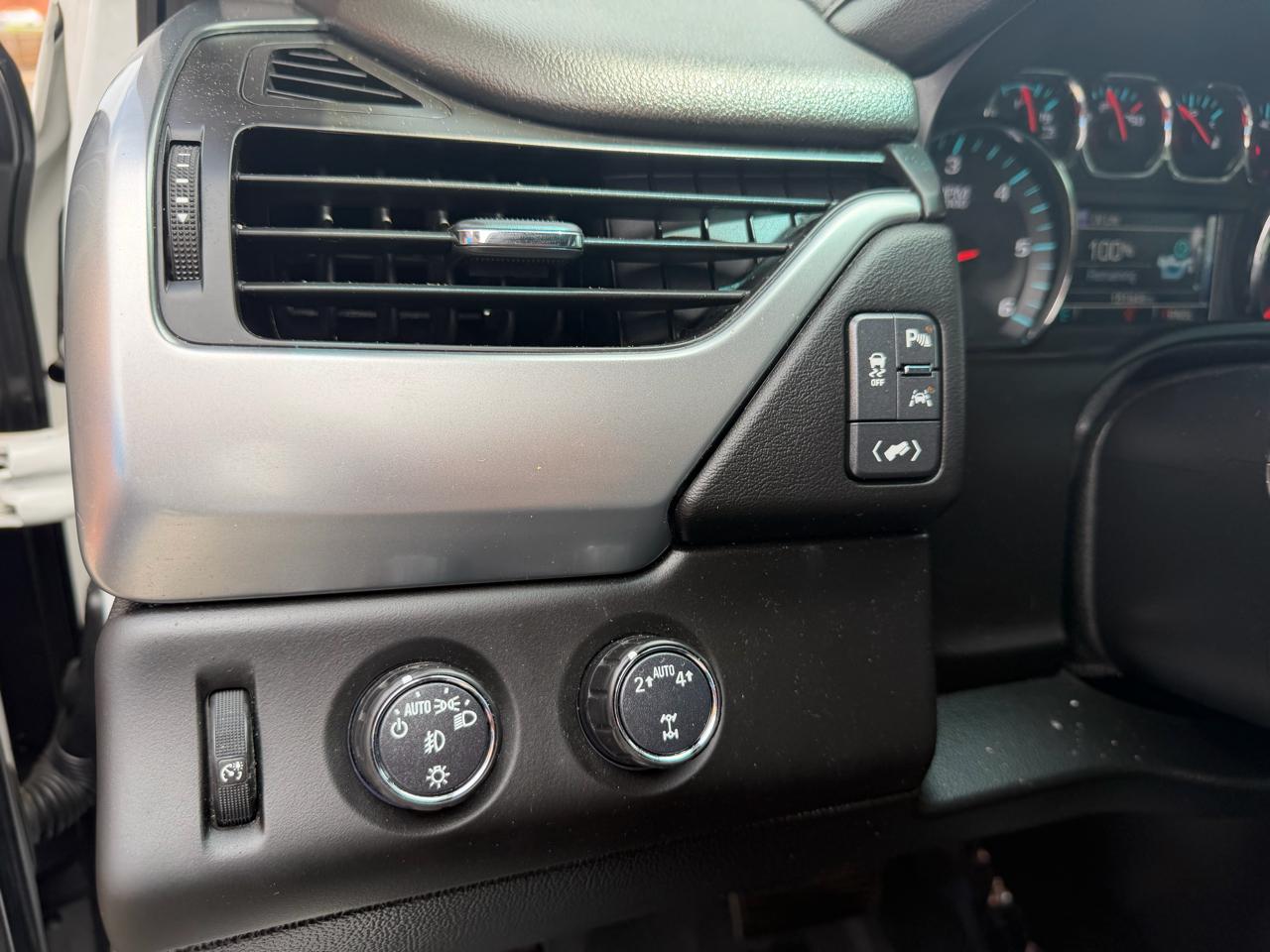 Chevrolet Suburban 4WD 4dr 1500 Premier 2017