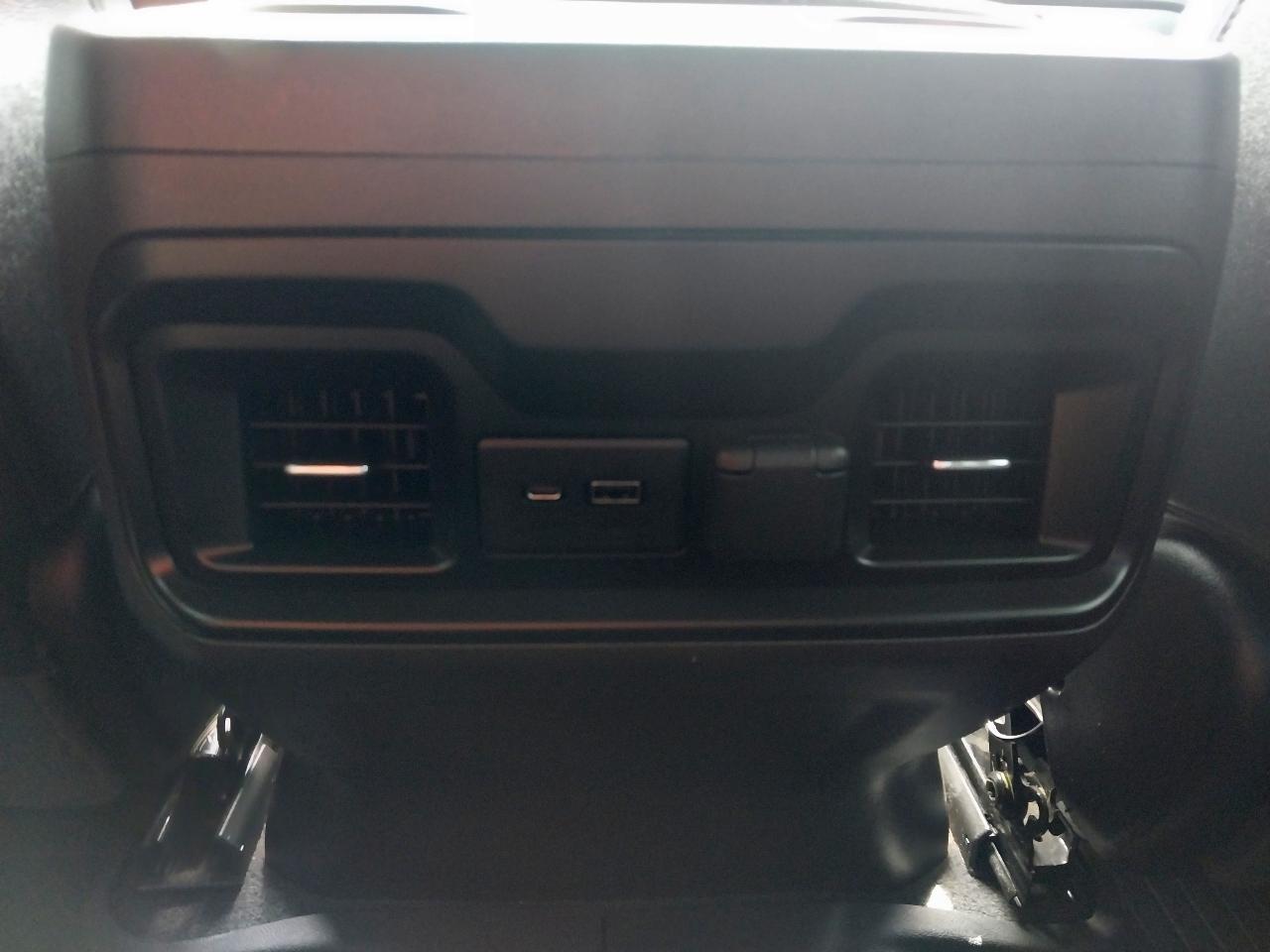 Chevrolet Silverado 1500 4WD Crew Cab 147" RST 2021