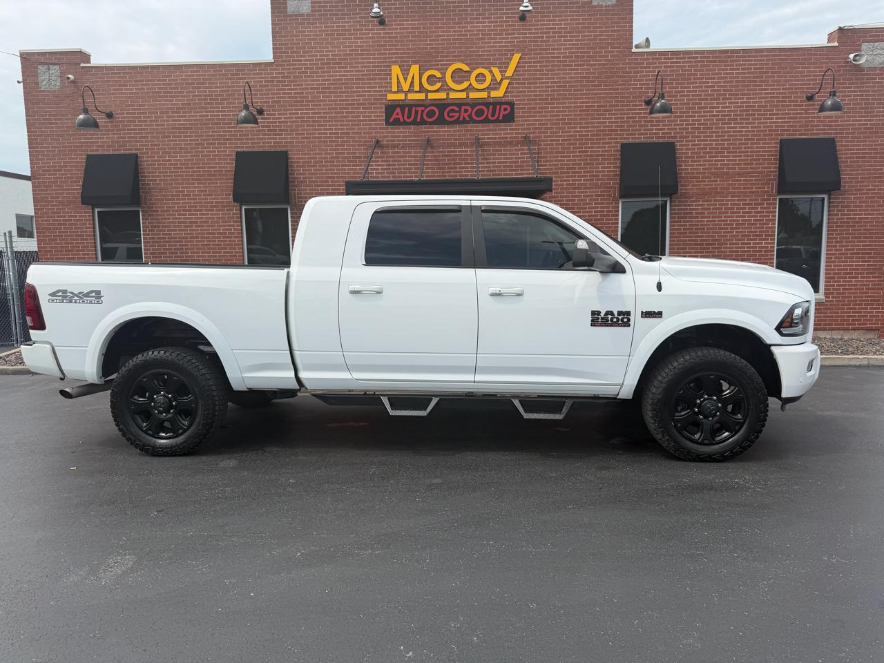 RAM 2500 Laramie 4x4 Mega Cab 6'4" Box 2017