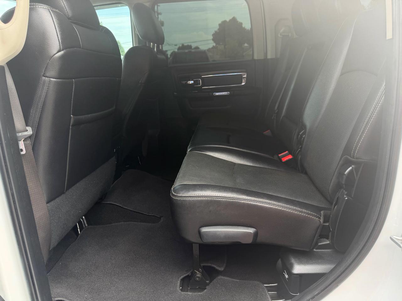 RAM 2500 Laramie 4x4 Mega Cab 6'4" Box 2017