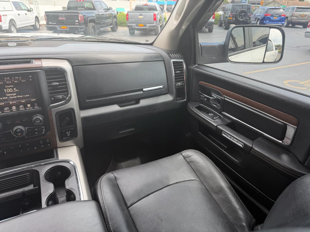 RAM 2500 Laramie 4x4 Mega Cab 6'4" Box 2017