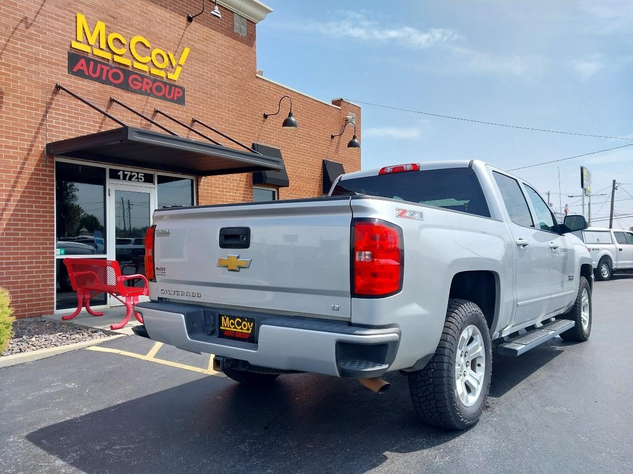 Chevrolet Silverado 1500 4WD Crew Cab 143.5" LT w/2LT 2017