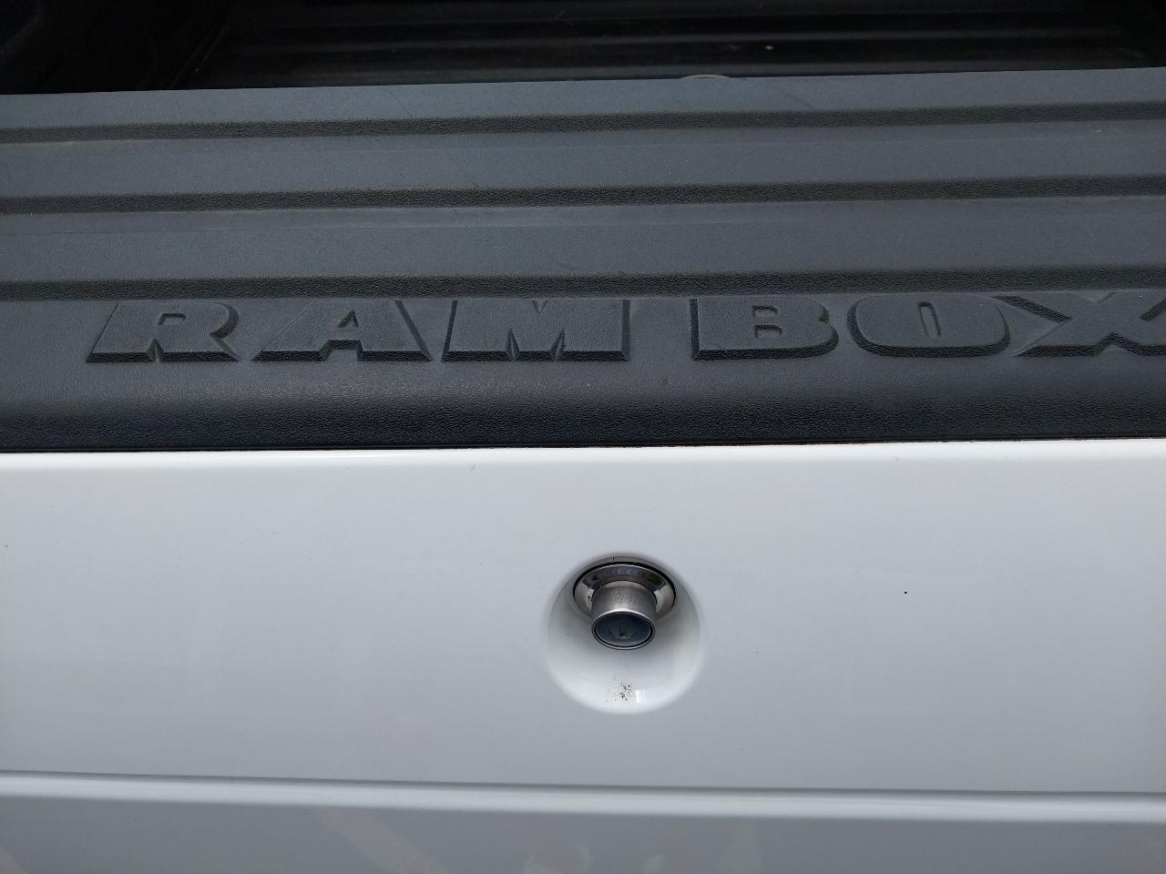 RAM 1500 Classic Big Horn 4x4 Crew Cab 5'7" Box 2019