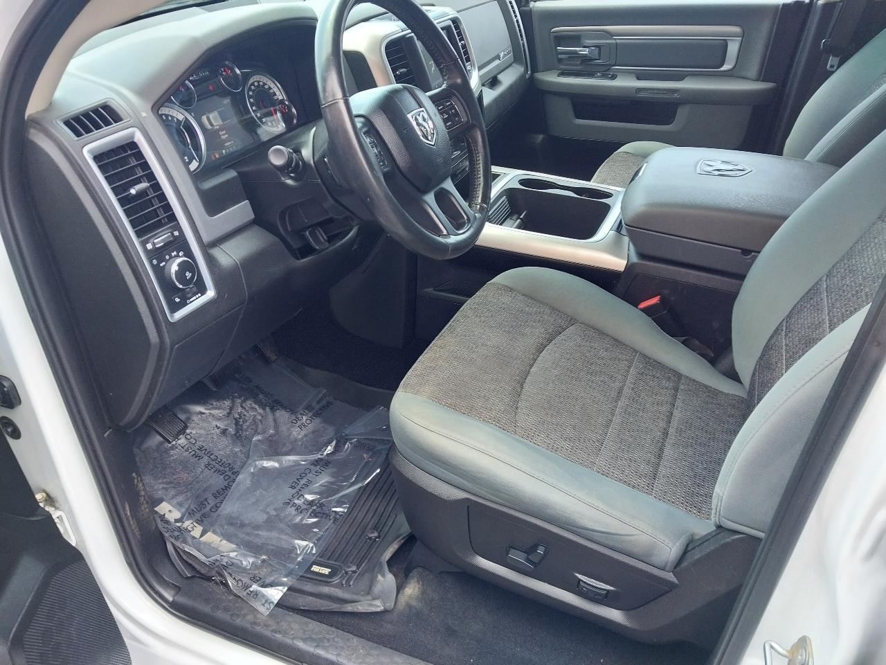 RAM 1500 Classic Big Horn 4x4 Crew Cab 5'7" Box 2019