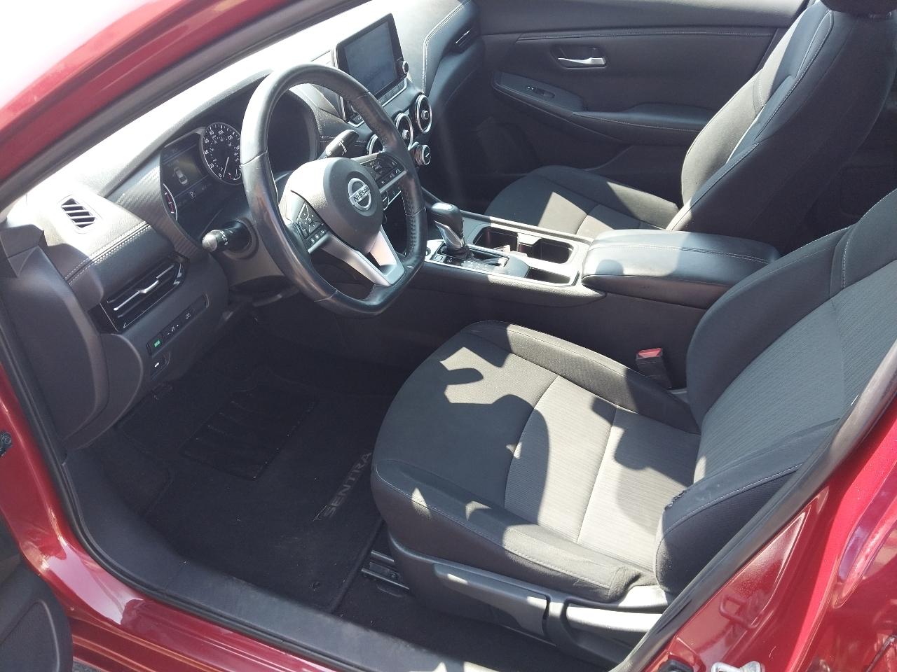 Nissan Sentra SV 4D Sedan 2020