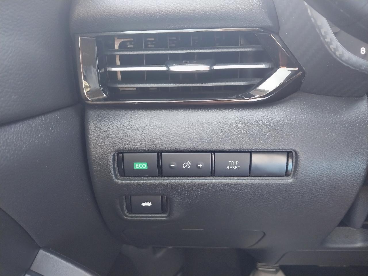 Nissan Sentra SV 4D Sedan 2020