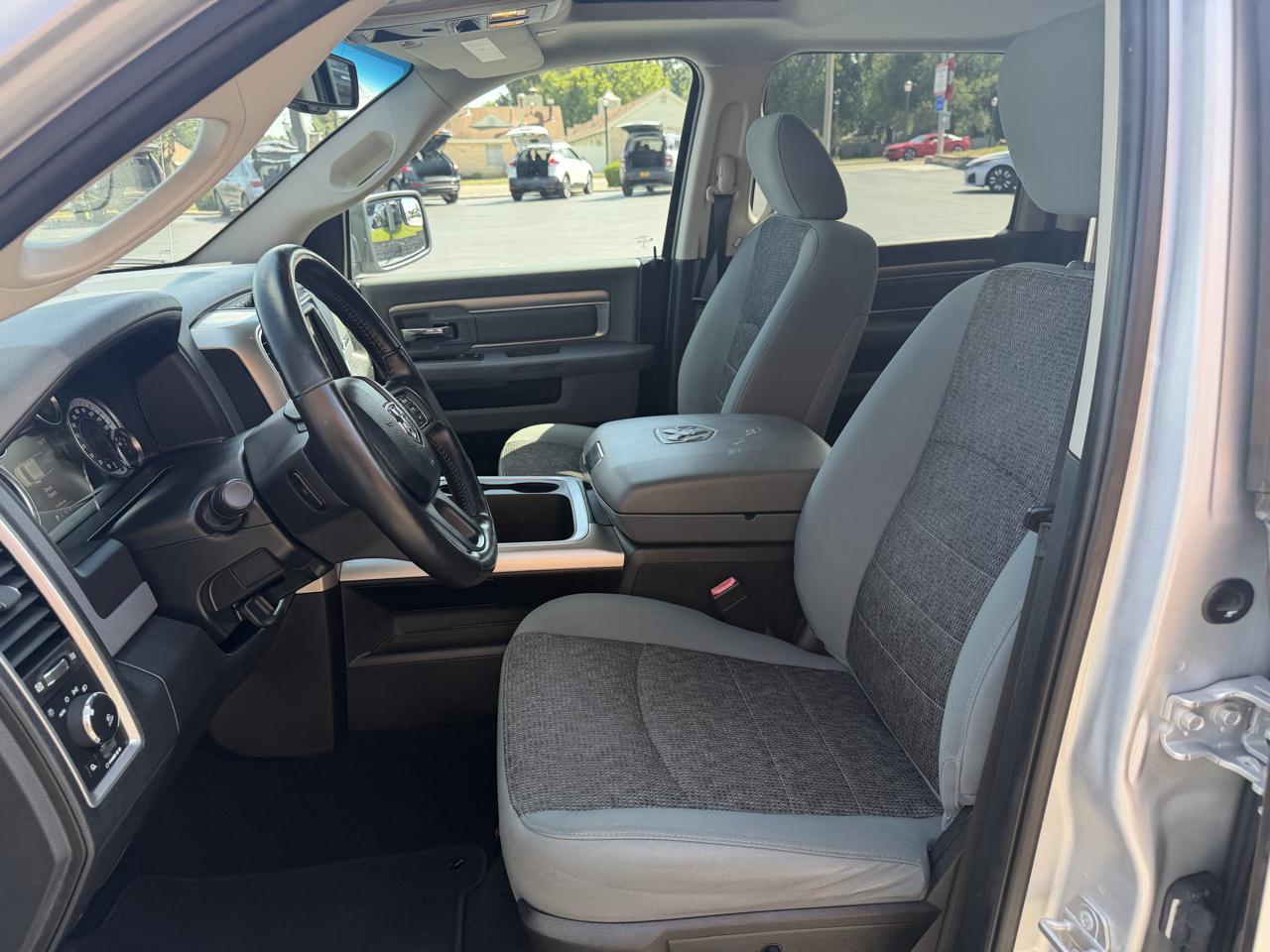 RAM 1500 Big Horn 4x4 Crew Cab 5'7" Box 2018