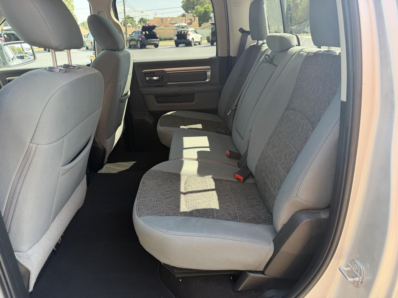RAM 1500 Big Horn 4x4 Crew Cab 5'7" Box 2018