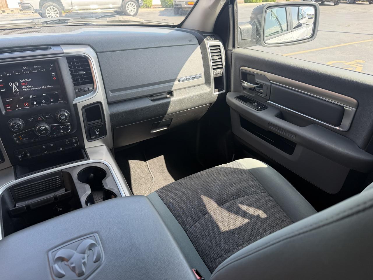 RAM 1500 Big Horn 4x4 Crew Cab 5'7" Box 2018