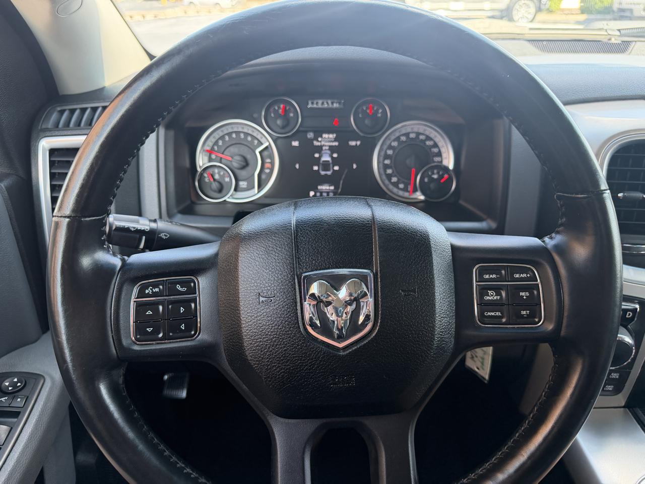 RAM 1500 Big Horn 4x4 Crew Cab 5'7" Box 2018