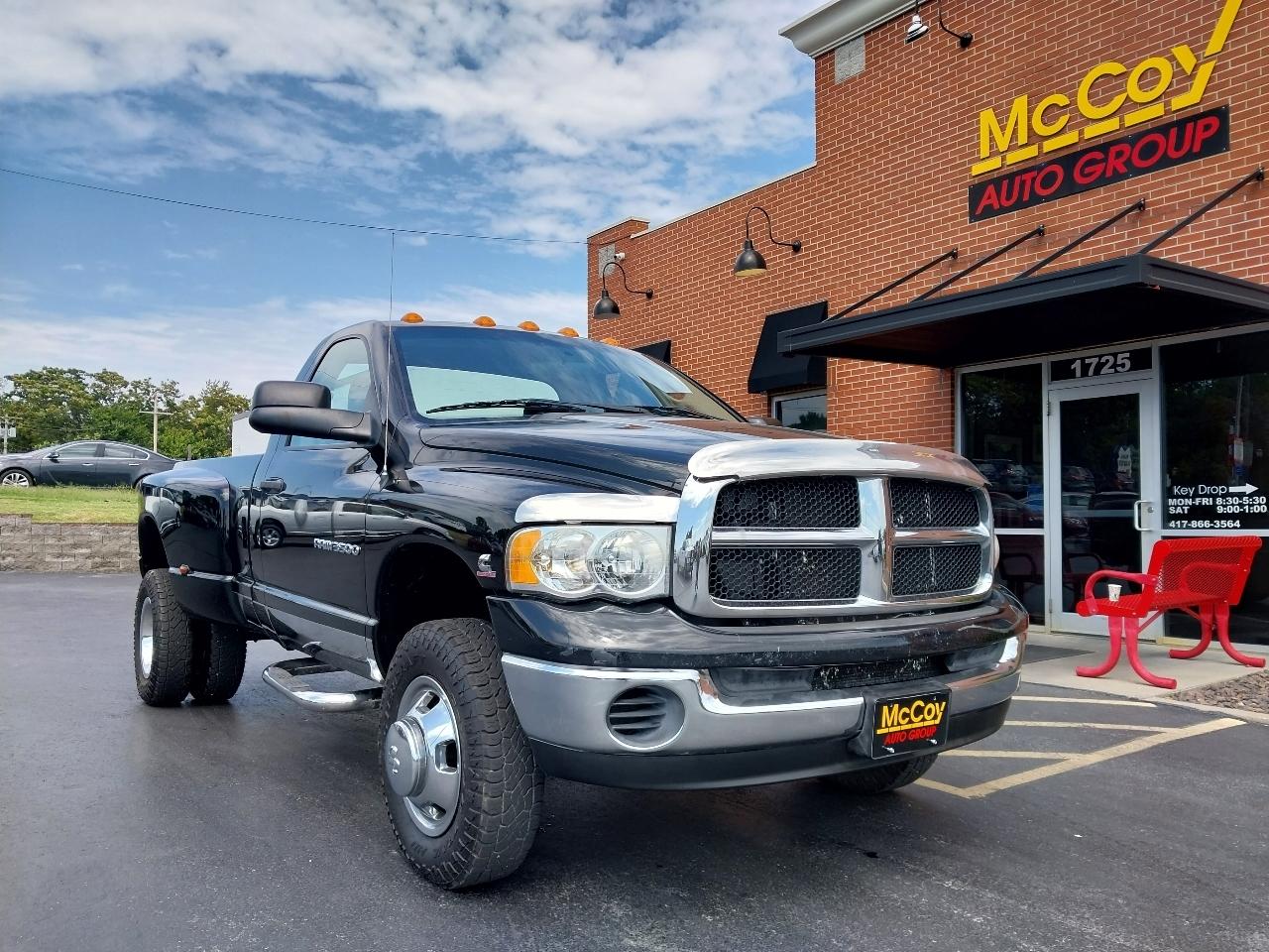 Dodge Ram 3500 2dr Reg Cab 140.5" WB DRW 4WD SLT 2004
