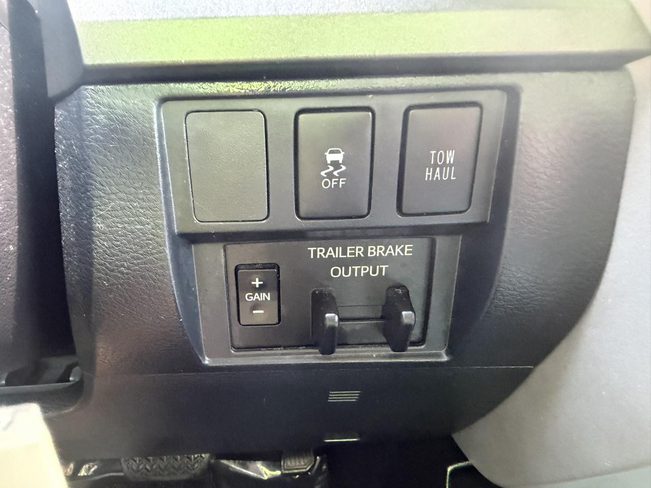 Toyota Tundra 4WD SR5 CrewMax 5.5' Bed 5.7L FFV (Natl) 2019