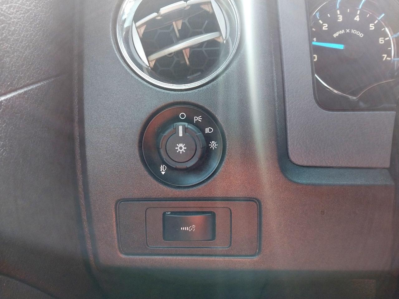 Ford F-150 XLT SuperCrew 4WD 2014