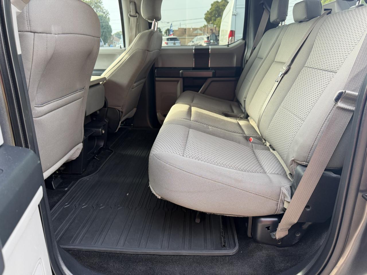 Ford F-150 4WD SuperCrew 145" XLT 2015