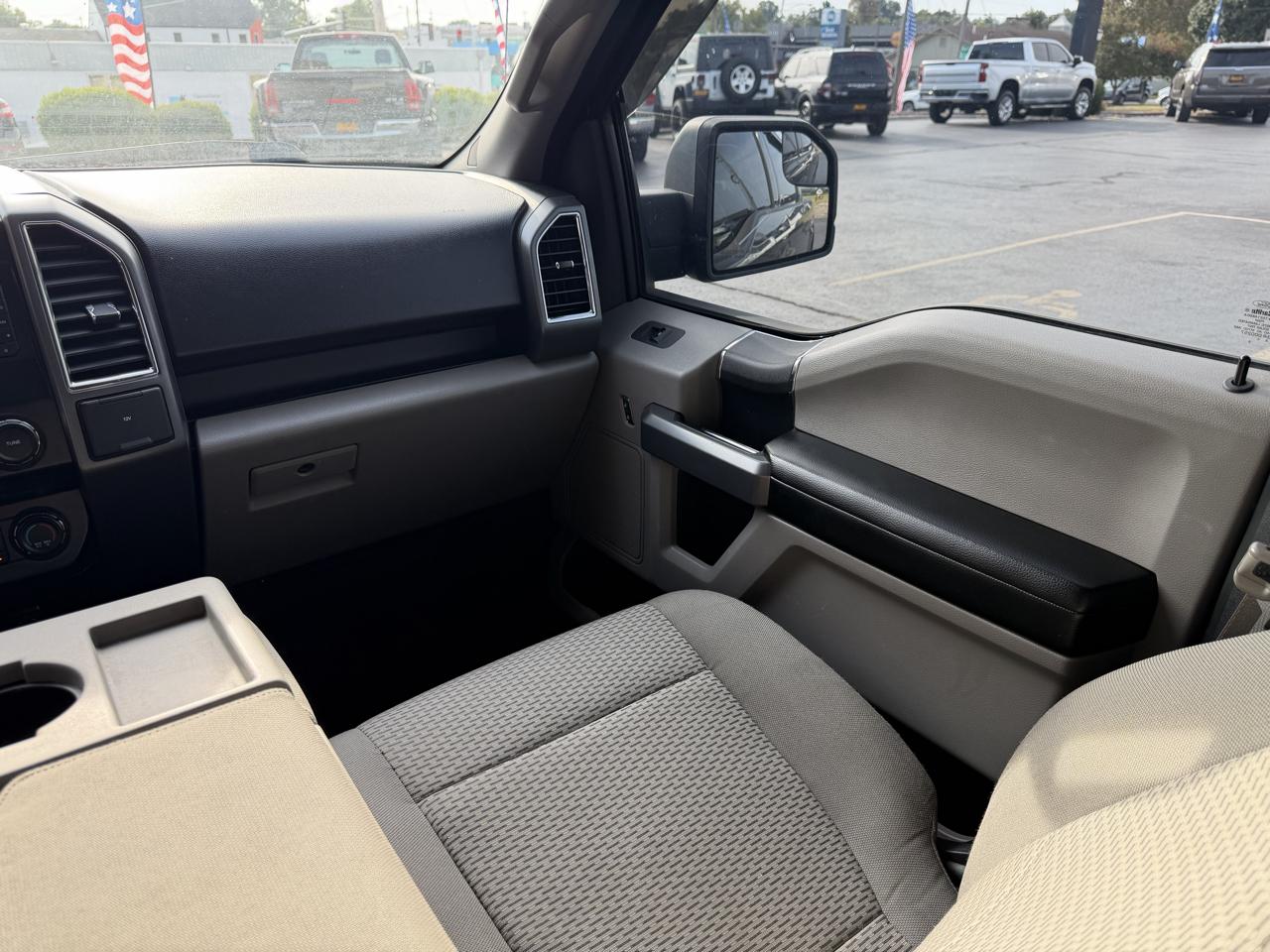 Ford F-150 4WD SuperCrew 145" XLT 2015