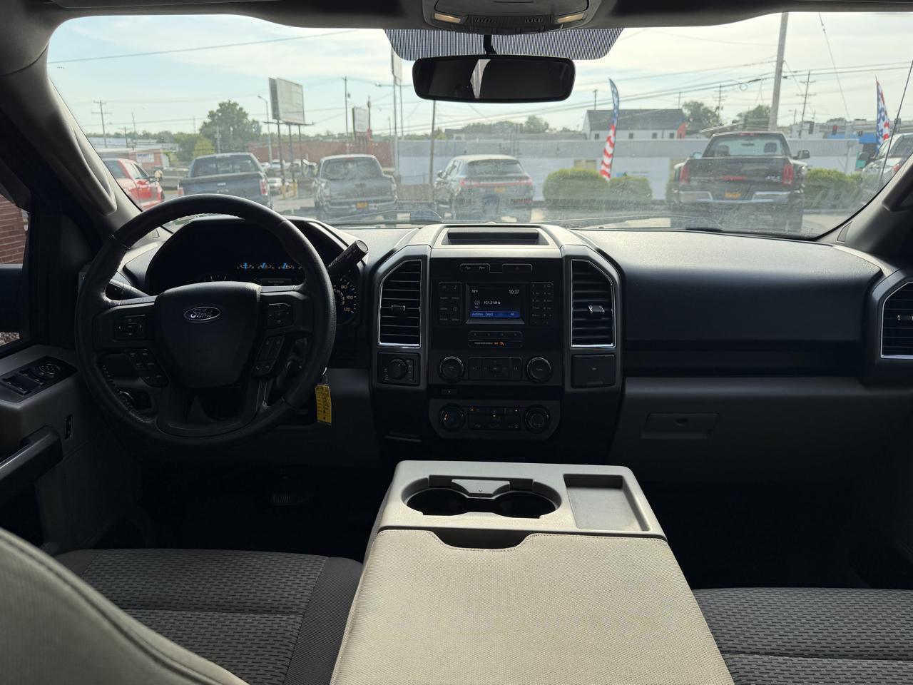 Ford F-150 4WD SuperCrew 145" XLT 2015