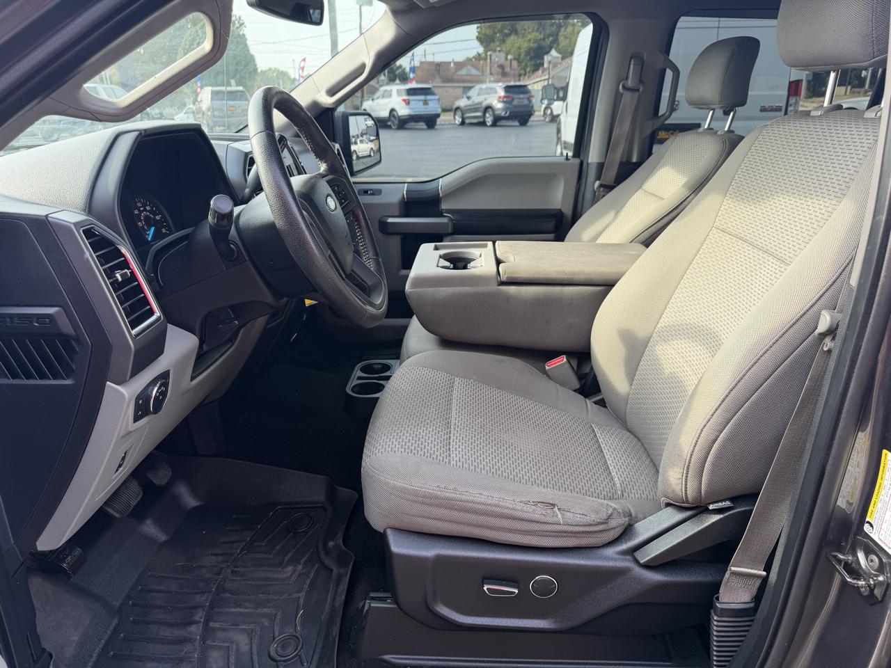 Ford F-150 4WD SuperCrew 145" XLT 2015