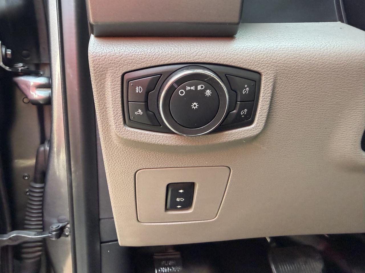Ford F-150 4WD SuperCrew 145" XLT 2015