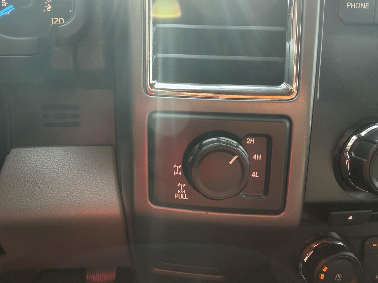 Ford F-150 4WD SuperCrew 145" XLT 2015